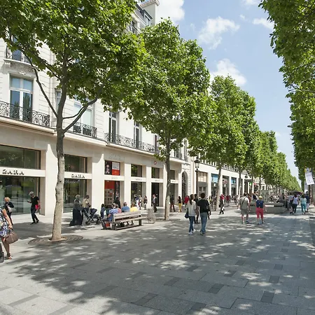 Champs Elysees - Lincoln Apartment *