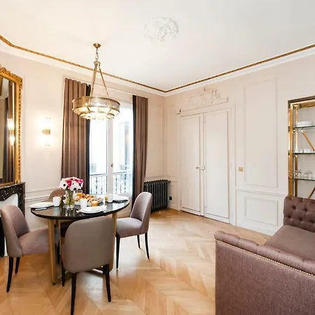 Champs Elysees - Lincoln Apartment