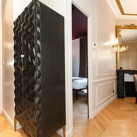Champs Elysees - Lincoln Apartment